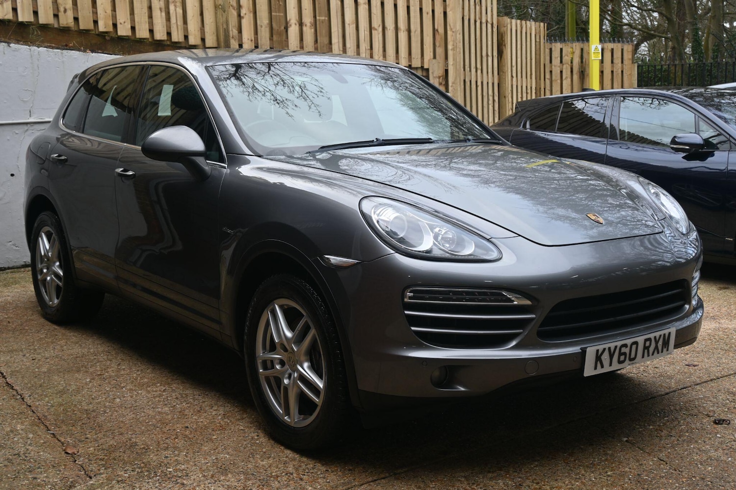 Used Porsche Cayenne 2010 for sale - 77510511: Photo 3