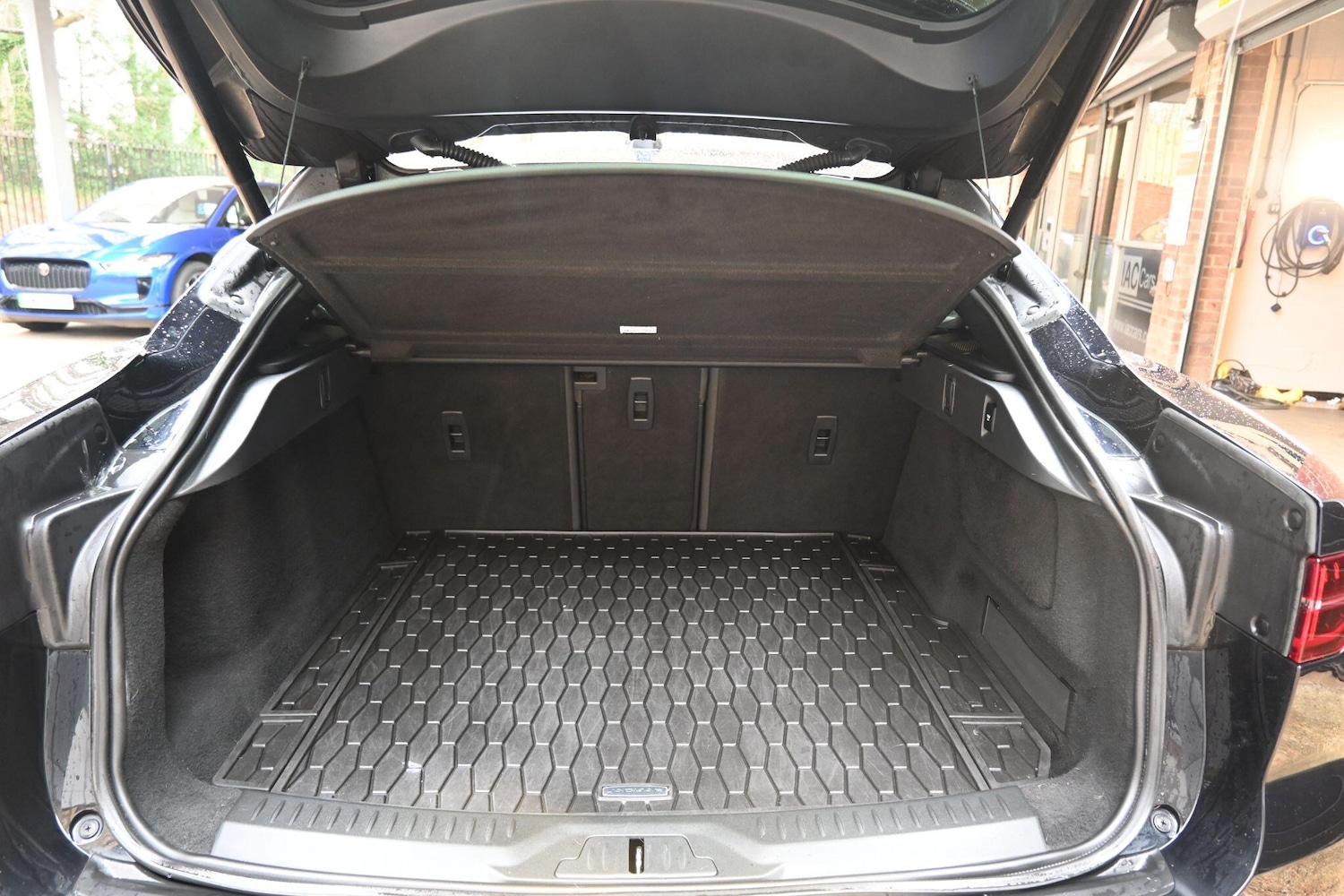 Used Jaguar I-Pace 2020 for sale - 76976184: Photo 25