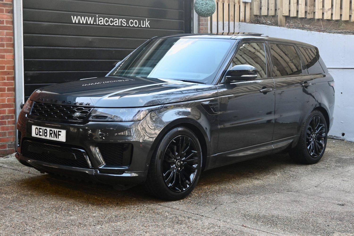 Used Land Rover Range Rover Sport 2018 for sale - 76899530: Photo 1