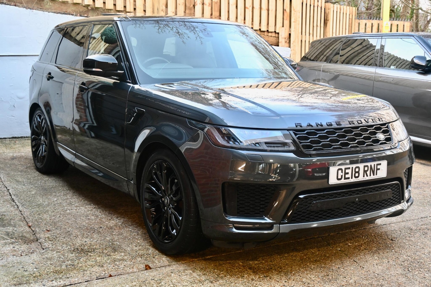 Used Land Rover Range Rover Sport 2018 for sale - 76899530: Photo 3