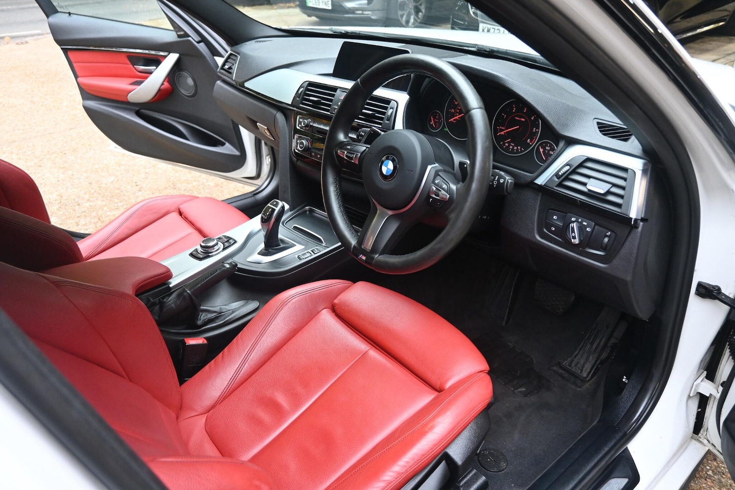 Used BMW 3 Series 2016 for sale - 76337195: Photo 9