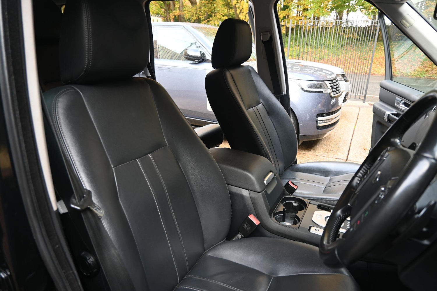 Used Land Rover Discovery 2016 for sale - 76987822: Photo 16