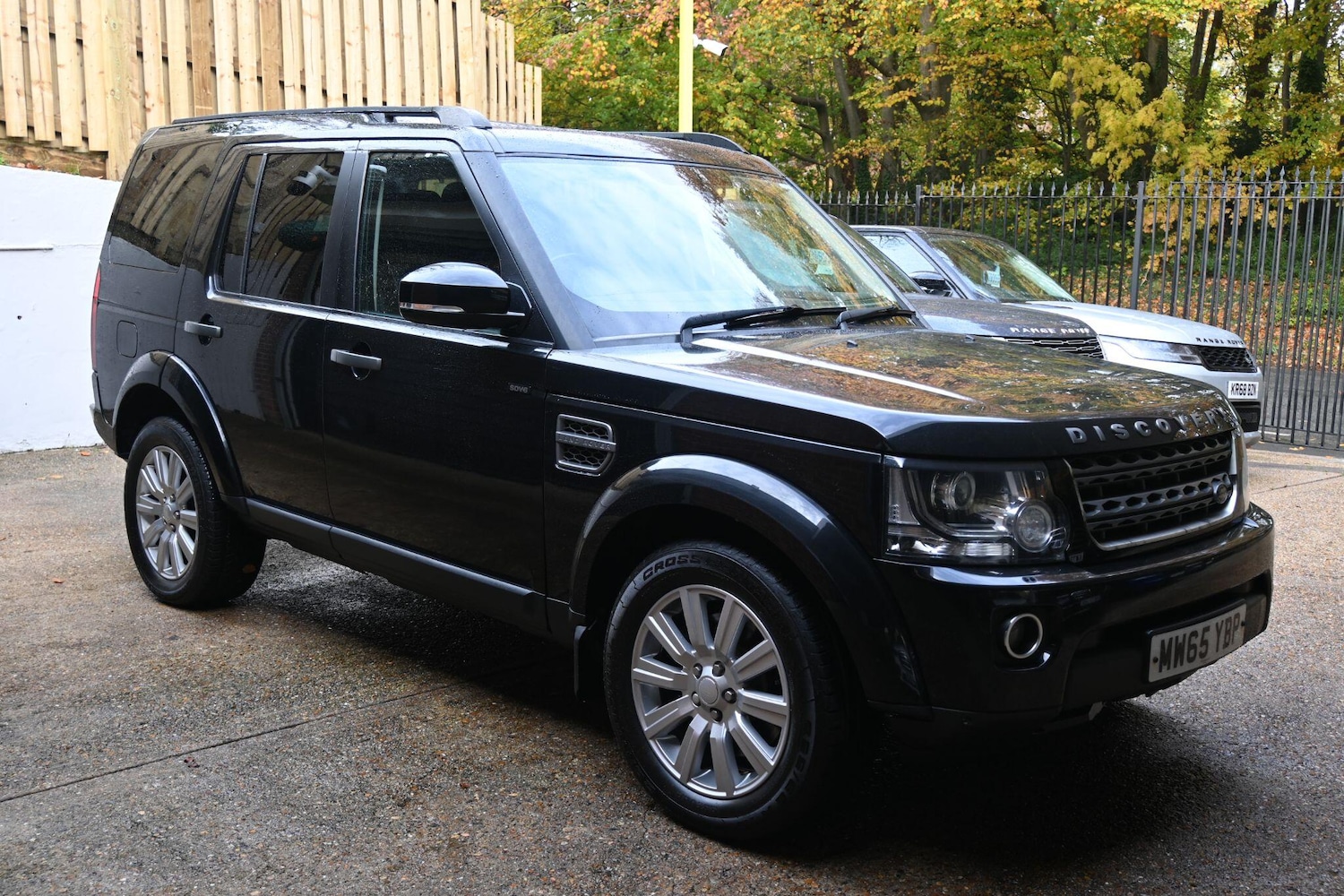 Used Land Rover Discovery 2016 for sale - 76987822: Photo 4