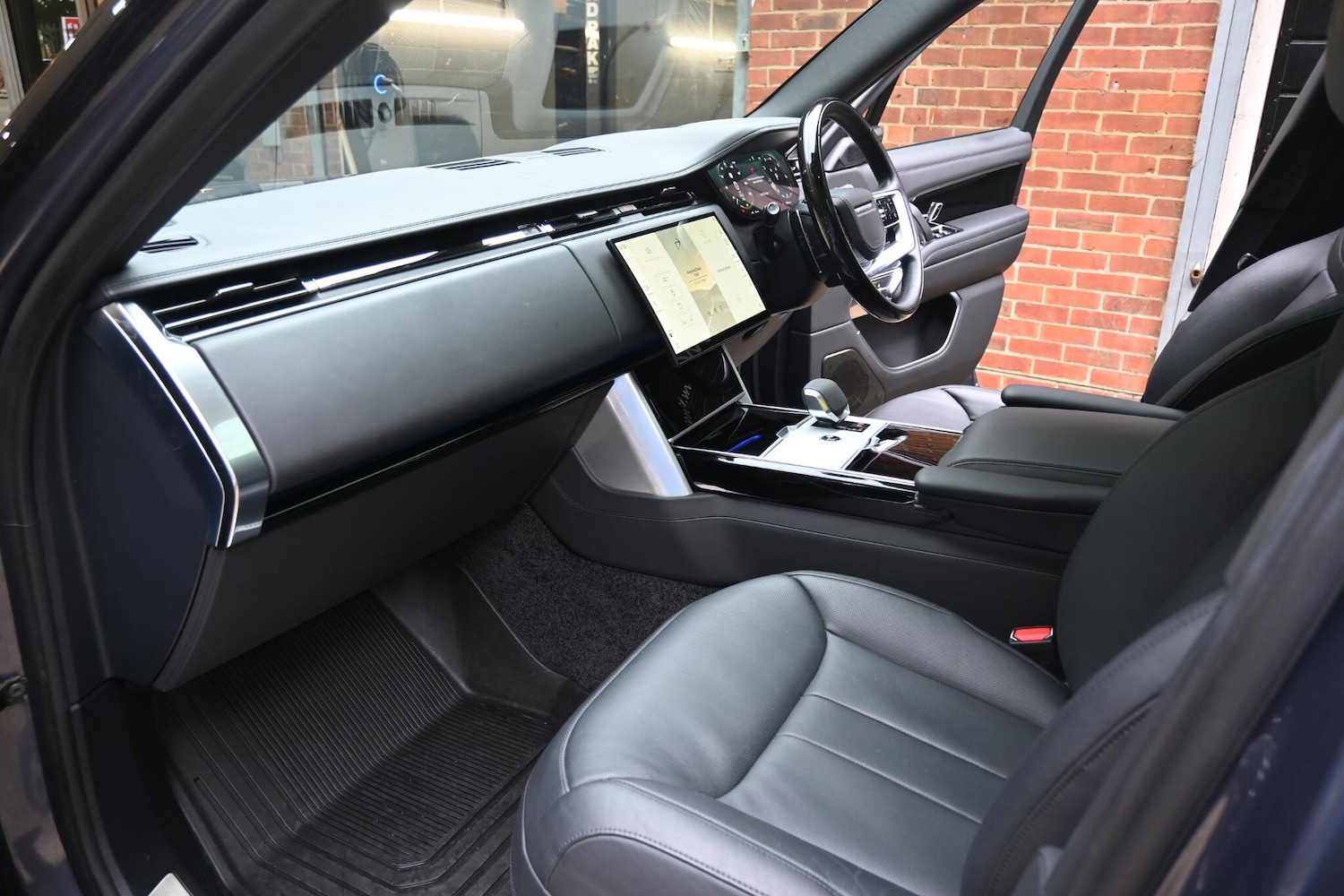 Used Land Rover Range Rover 2024 for sale - 76072140: Photo 18
