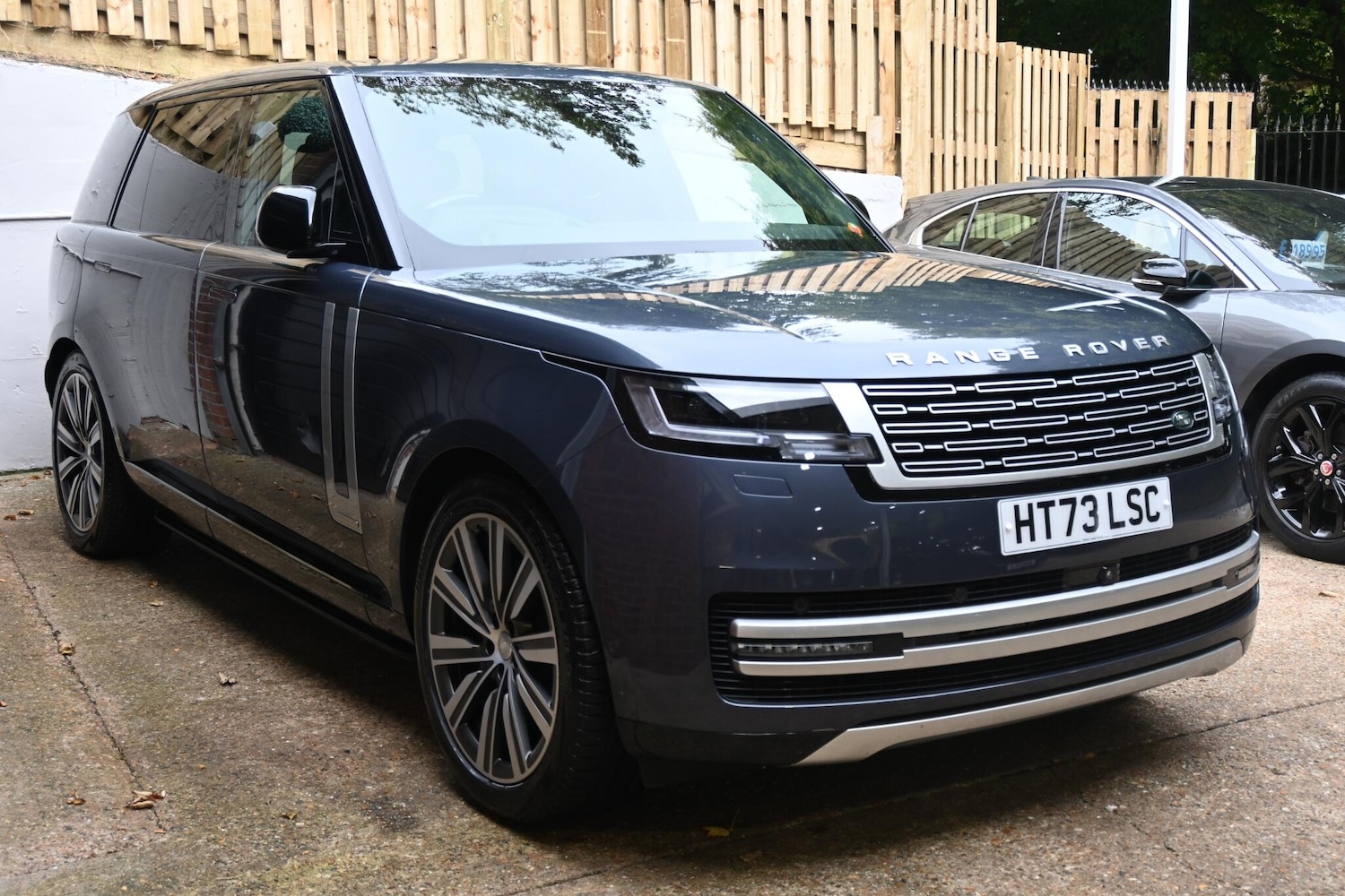 Used Land Rover Range Rover 2024 for sale - 76072140: Photo 3