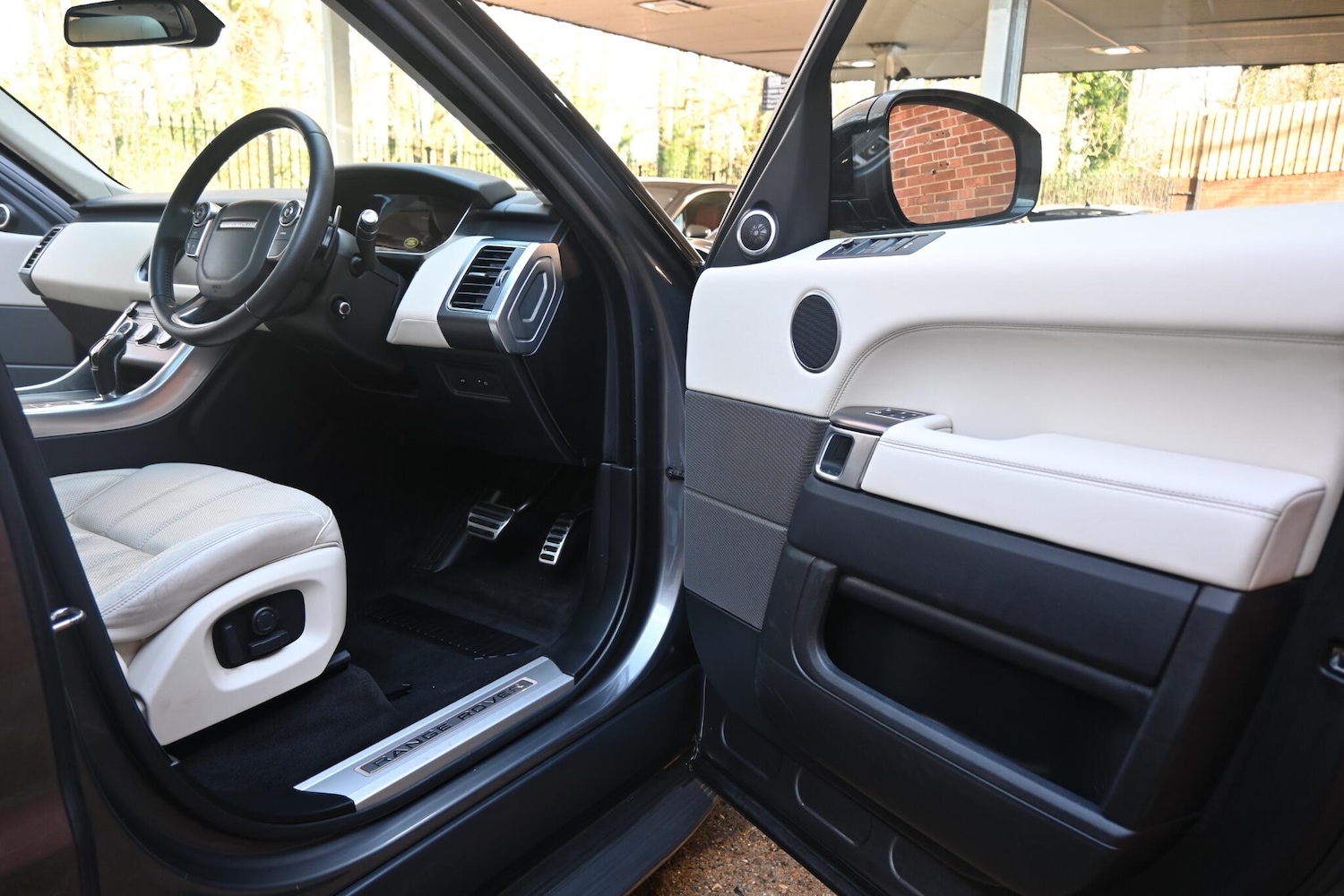 Used Land Rover Range Rover Sport for sale - 77671660: Photo 15