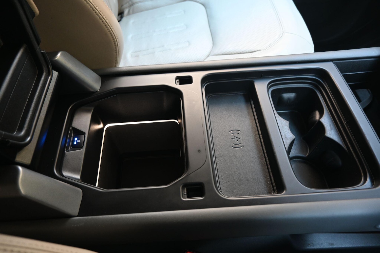 Used Land Rover Defender 110 2020 for sale - 78157861: Photo 21