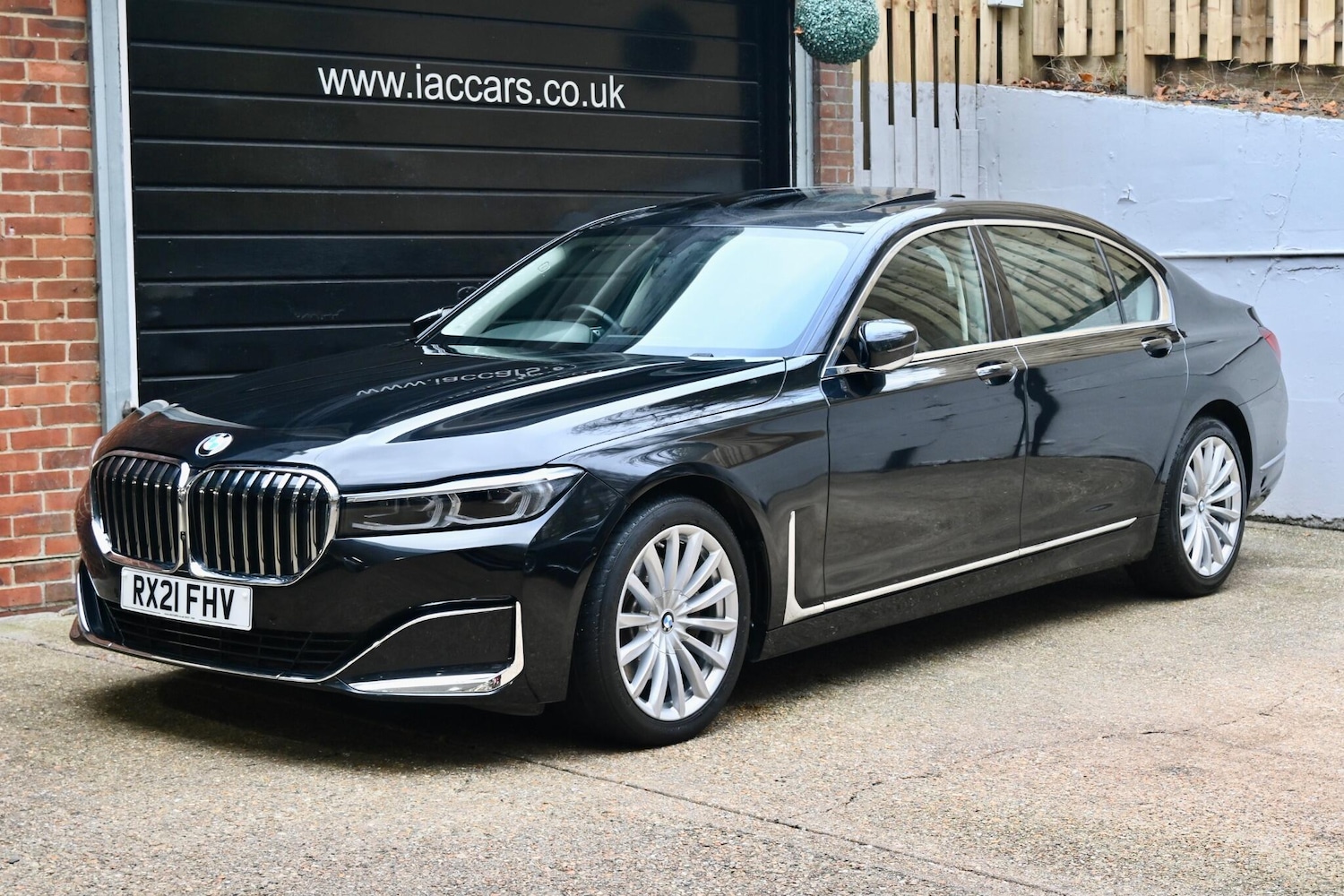 Used BMW 7 Series 2025 for sale - 76606884: Photo 1