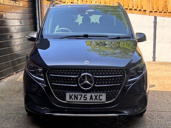 Used Mercedes-Benz V-Class 2025 for sale - 78902100: Photo