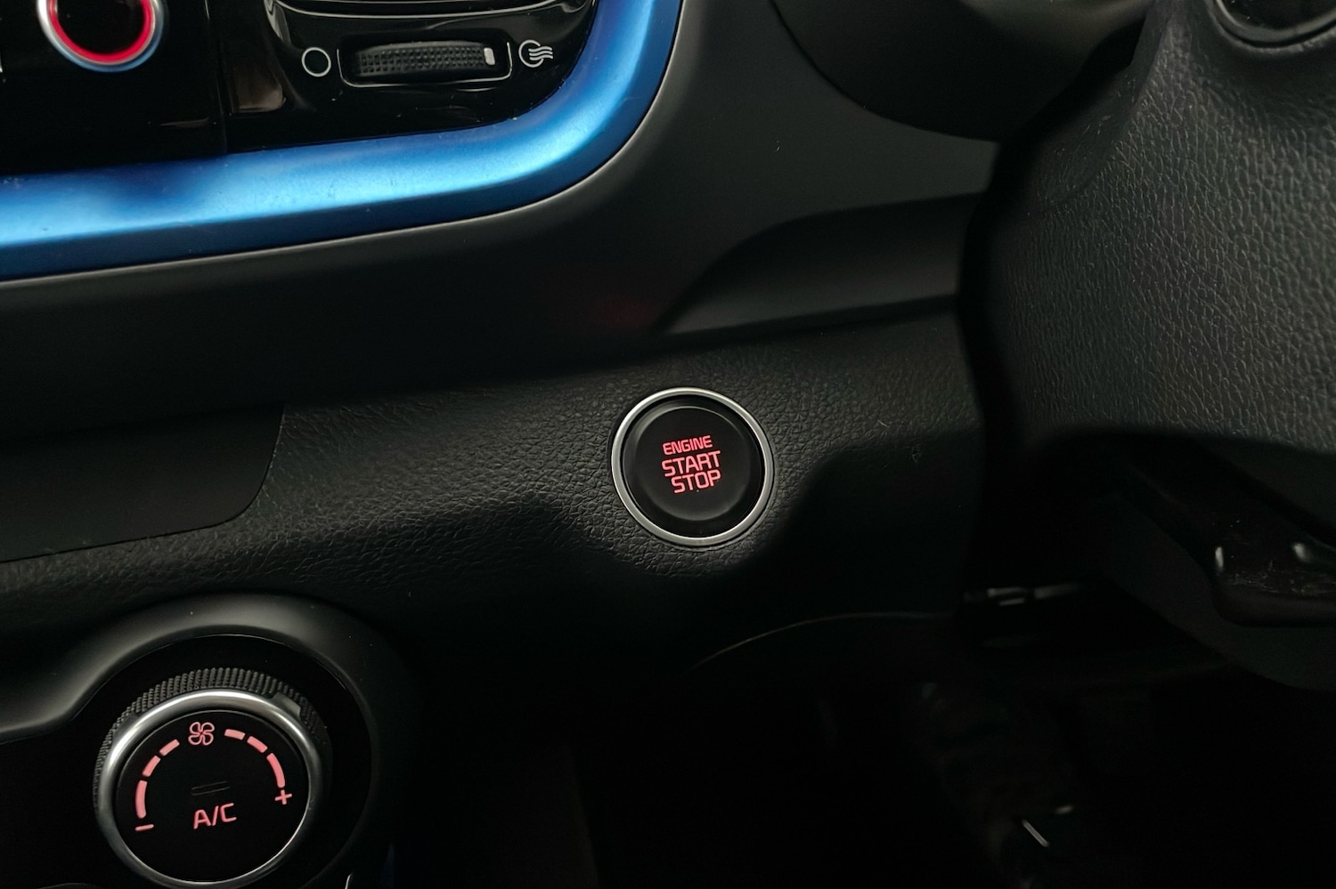 Used Kia Stonic 2024 for sale - 76547499: Photo 19