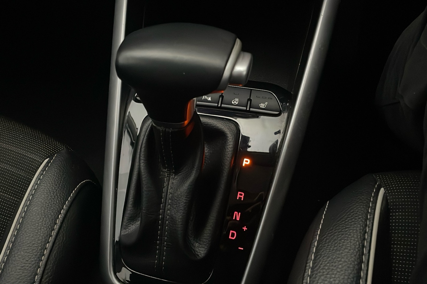 Used Kia Stonic 2024 for sale - 76627673: Photo 12