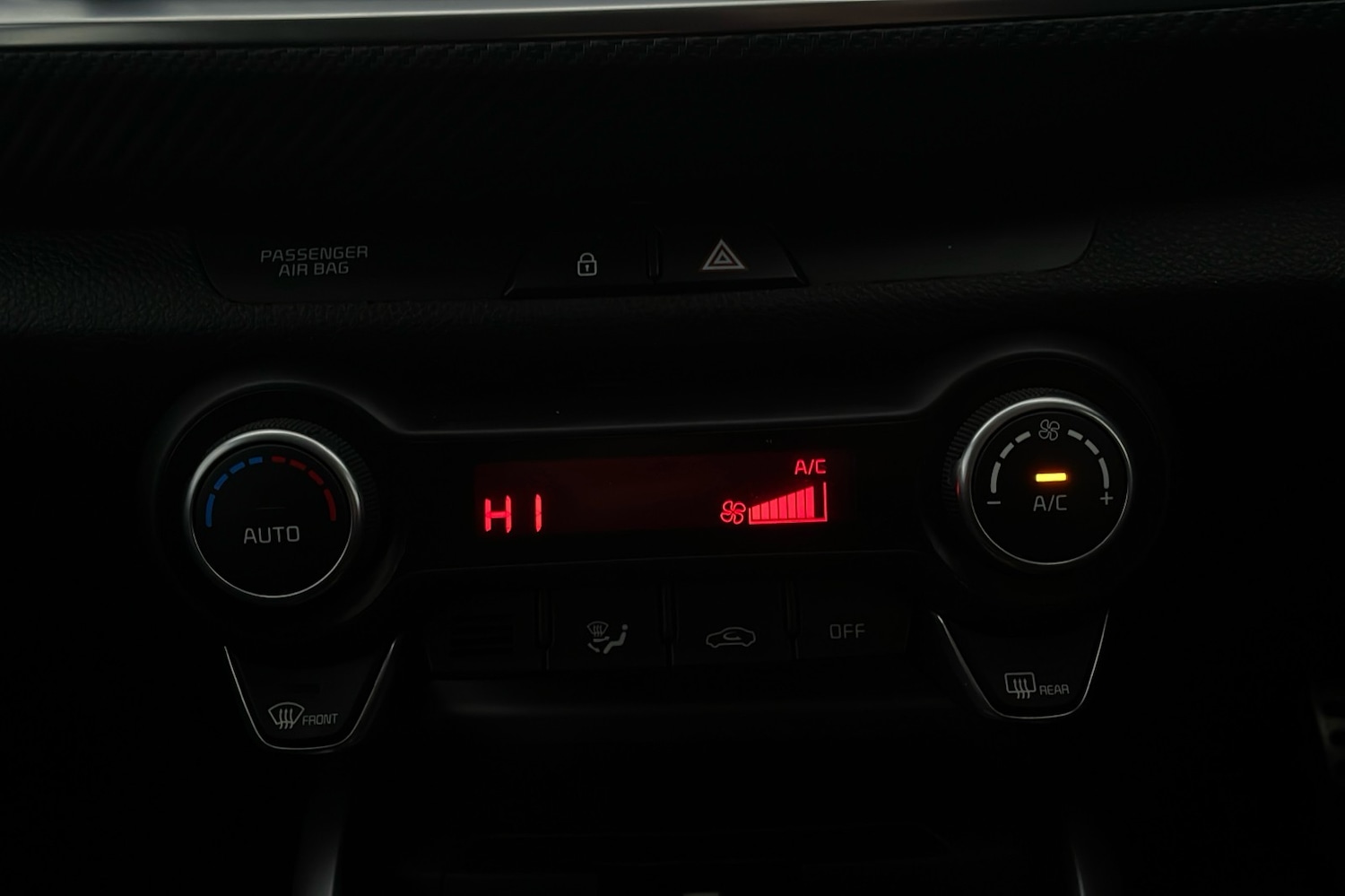 Used Kia Stonic 2024 for sale - 76627673: Photo 14