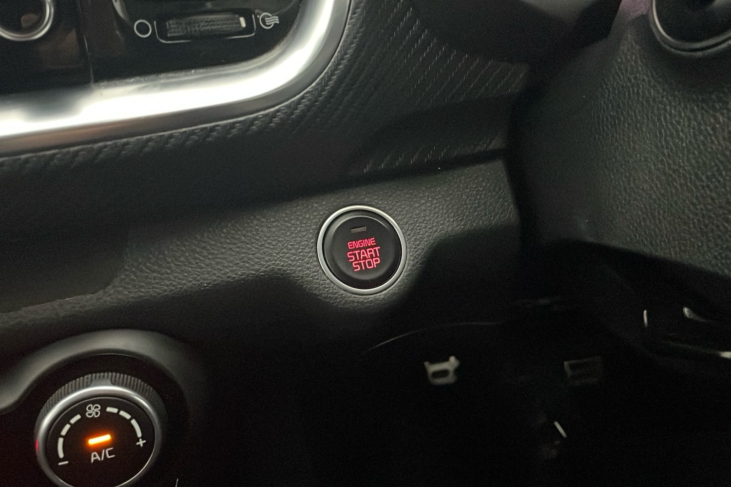 Used Kia Stonic 2024 for sale - 76627673: Photo 19