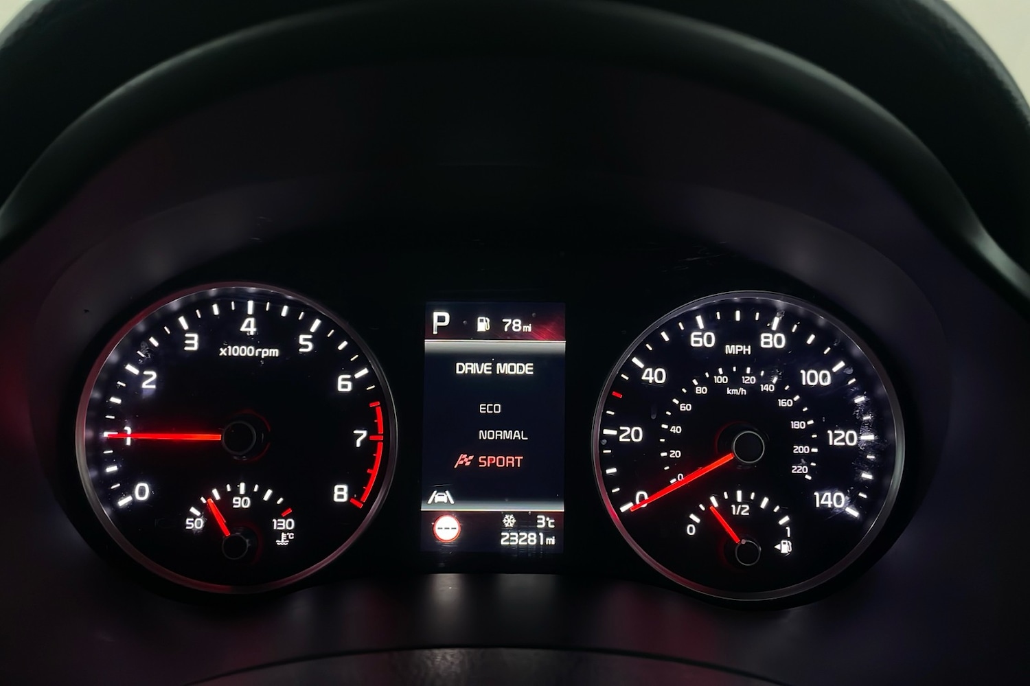 Used Kia Stonic 2024 for sale - 76627673: Photo 23