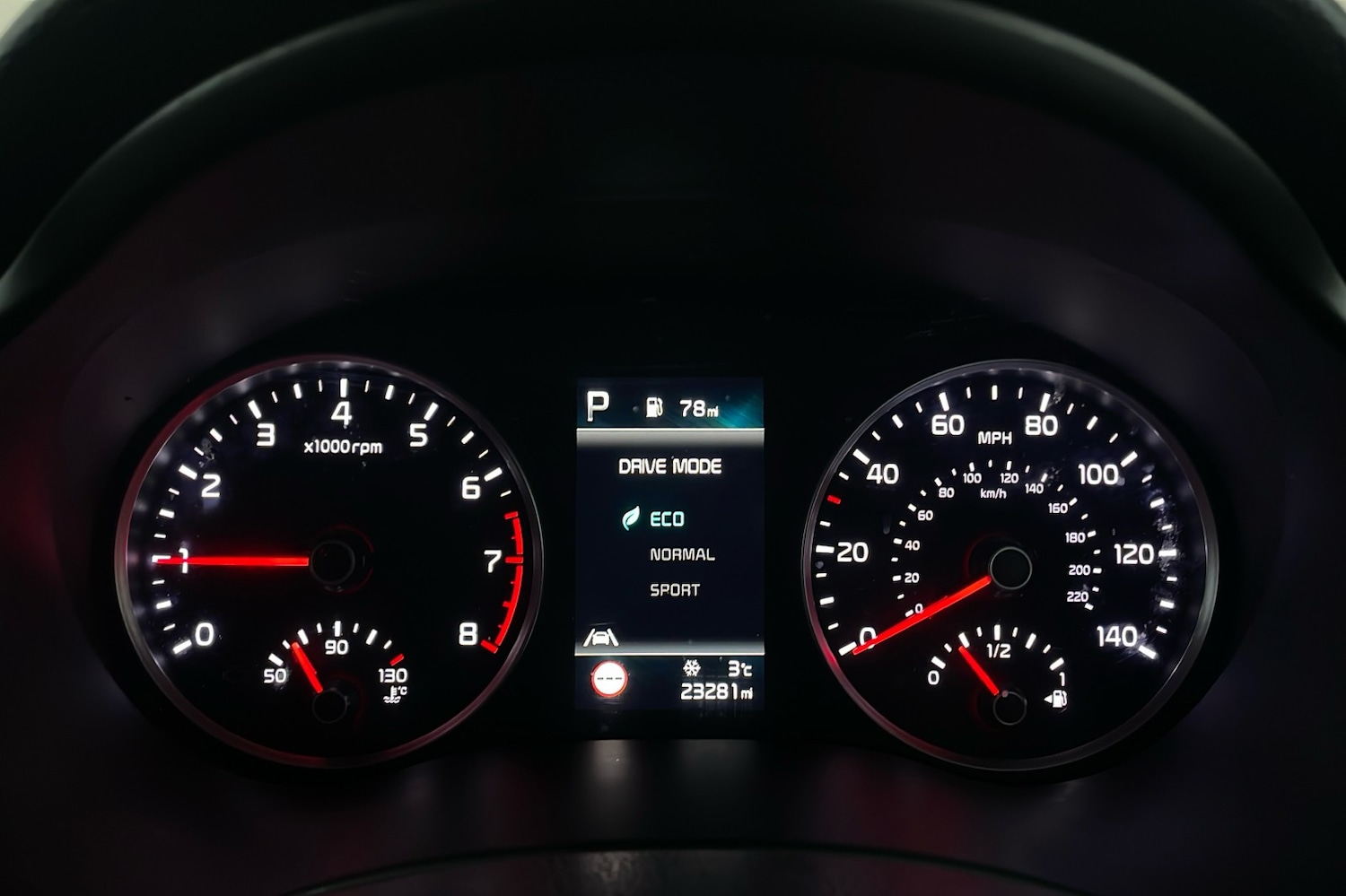 Used Kia Stonic 2024 for sale - 76627673: Photo 24