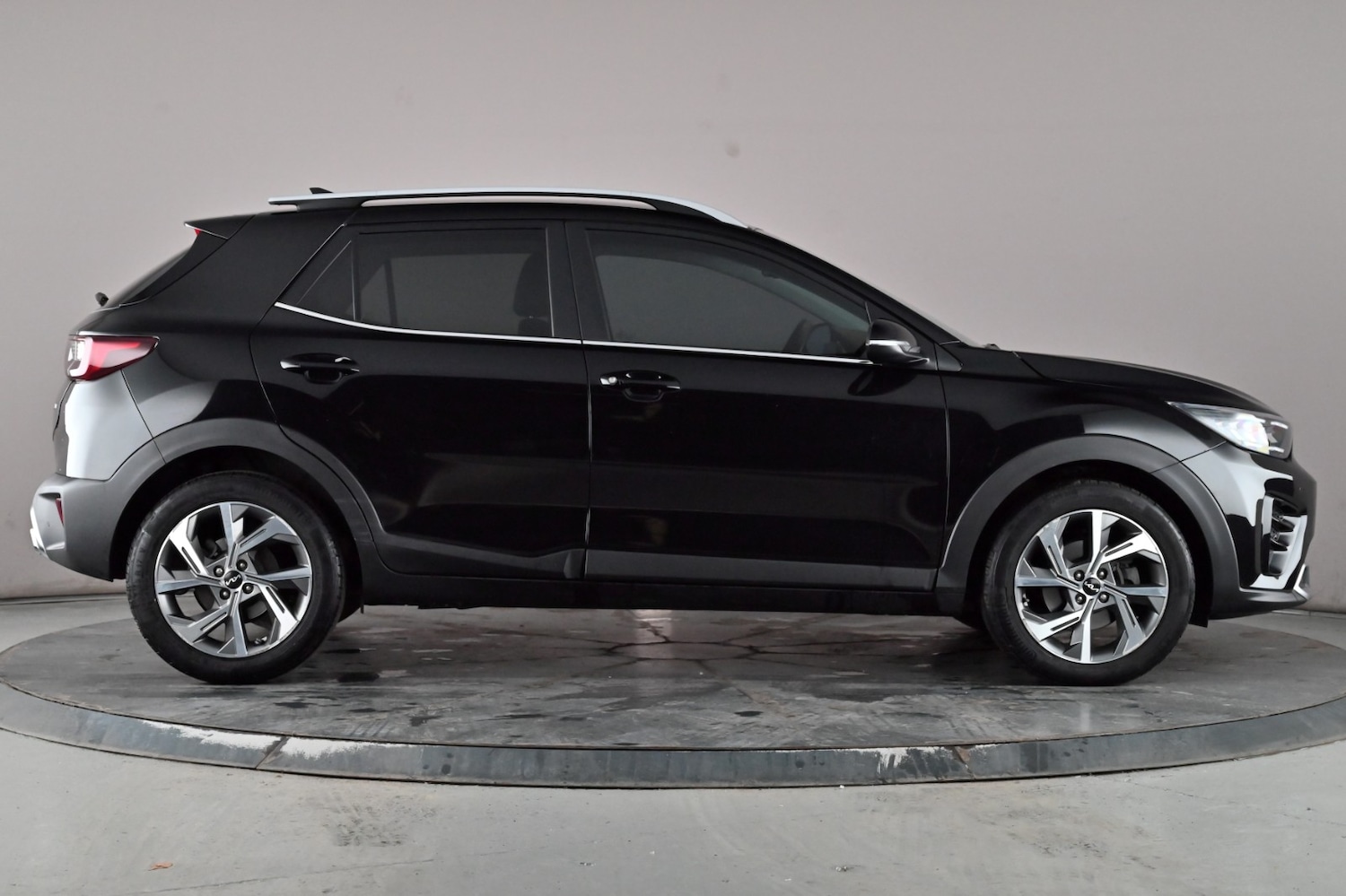 Used Kia Stonic 2024 for sale - 76627673: Photo 4