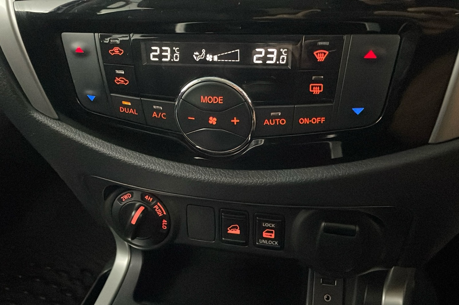 Used Nissan Navara 2016 for sale - 77639979: Photo 14