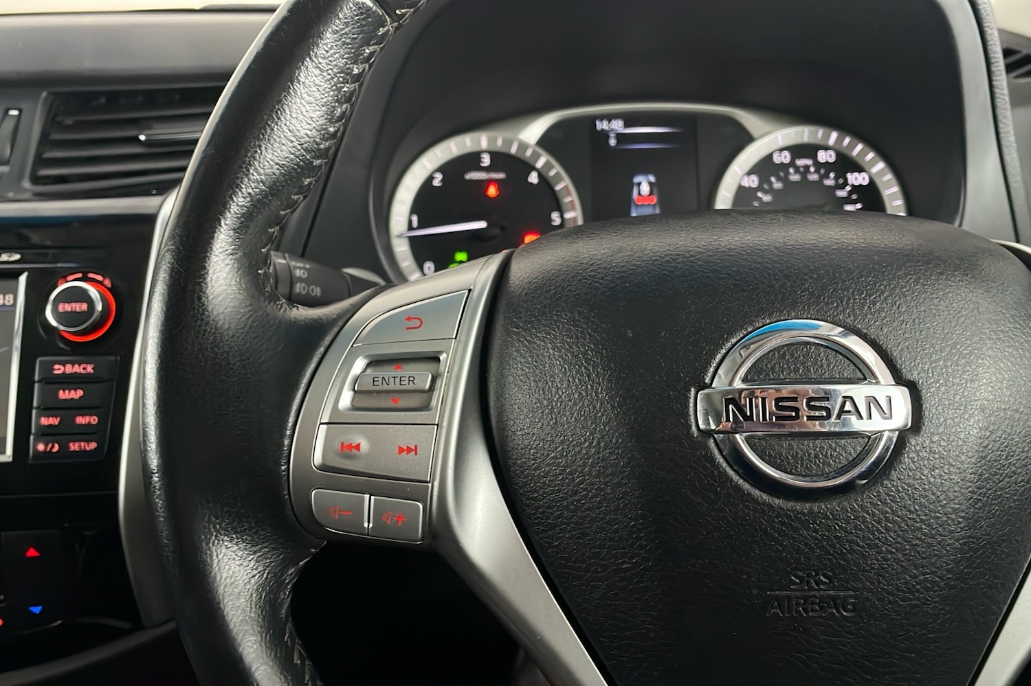 Used Nissan Navara 2016 for sale - 77639979: Photo 15