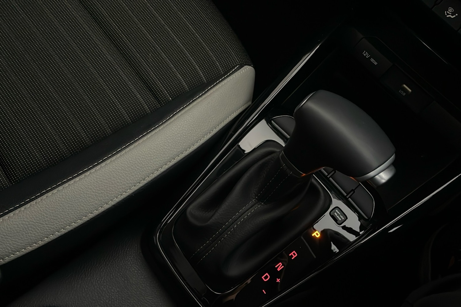 Used Kia Stonic 2022 for sale - 77219864: Photo 12