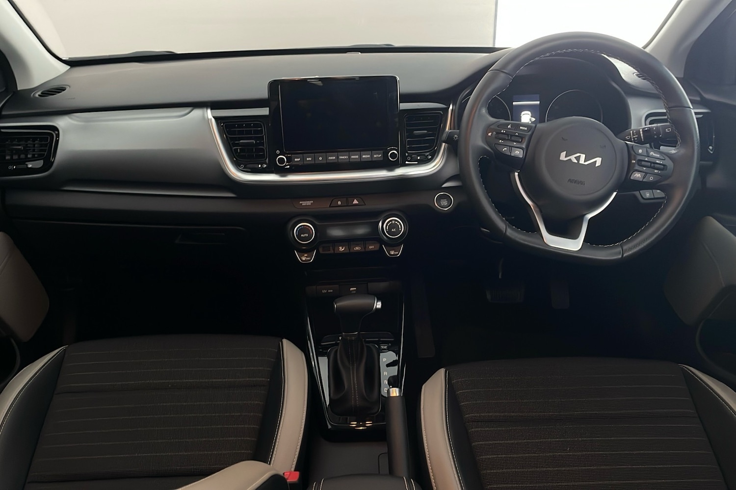 Used Kia Stonic 2022 for sale - 77219864: Photo 9