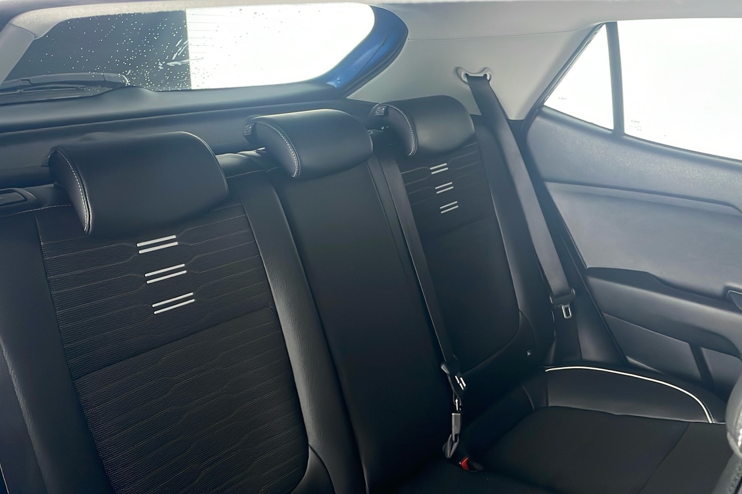 Used Kia Stonic 2023 for sale - 77049185: Photo 10