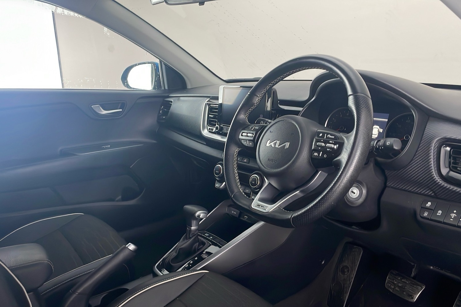 Used Kia Stonic 2023 for sale - 77049185: Photo 11