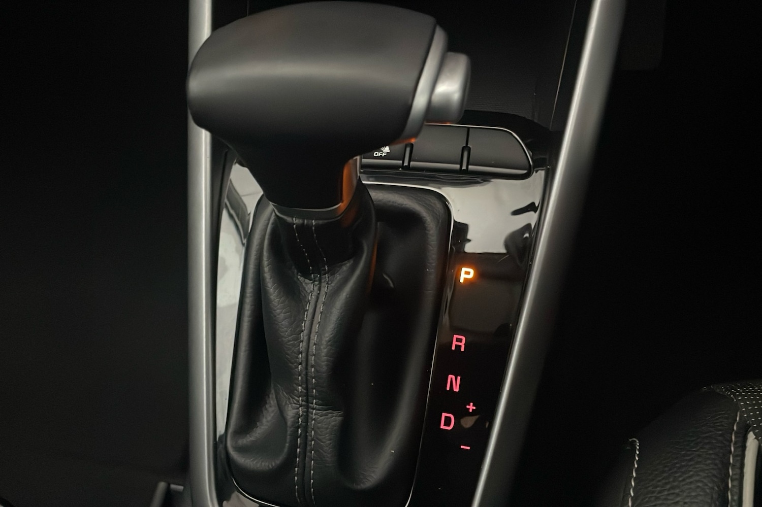 Used Kia Stonic 2023 for sale - 77049185: Photo 12