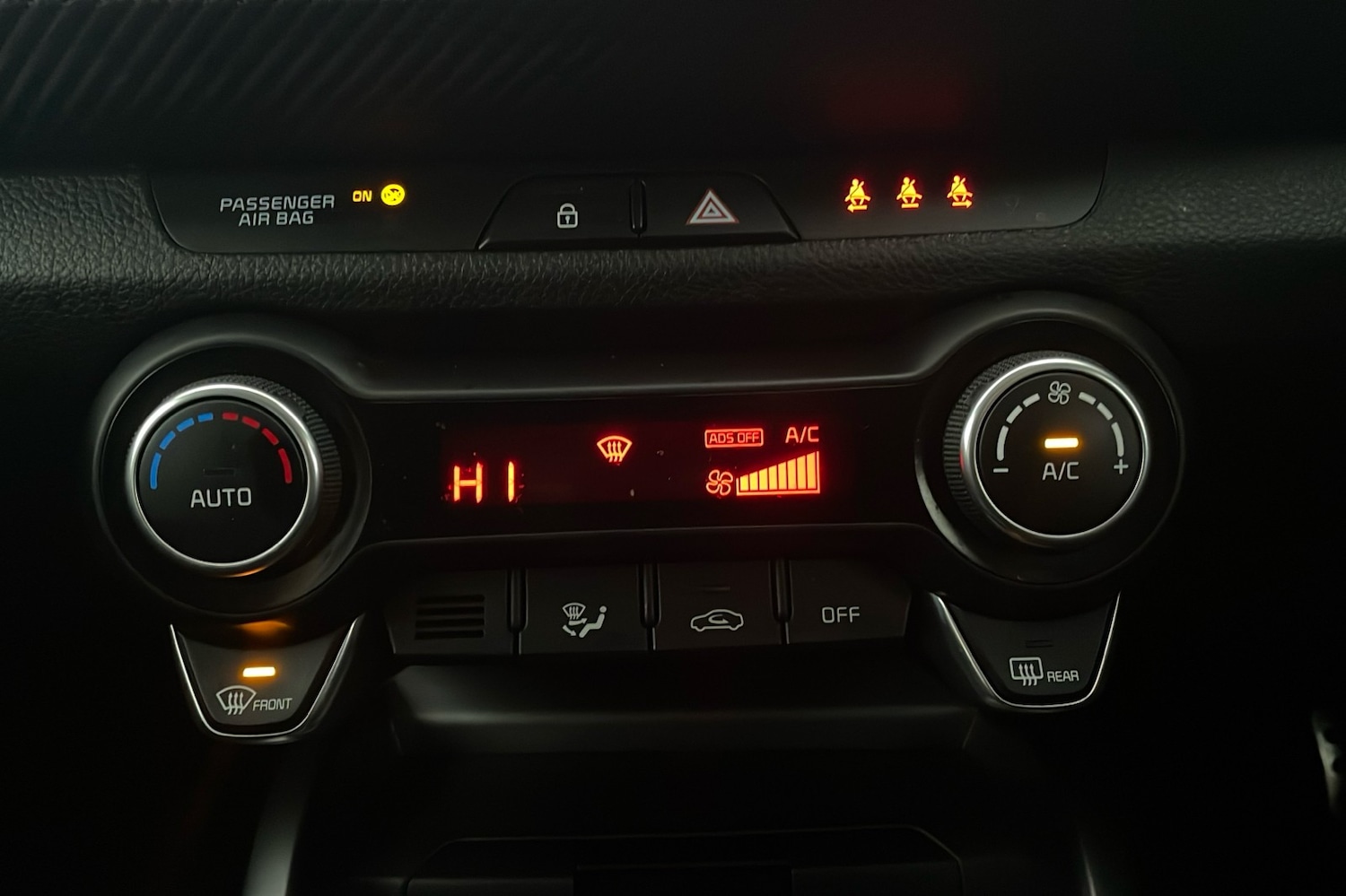 Used Kia Stonic 2023 for sale - 77049185: Photo 14