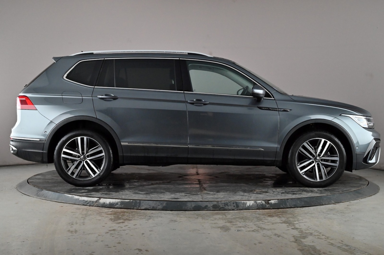 Used Volkswagen Tiguan Allspace 2022 for sale - 76986664: Photo 3