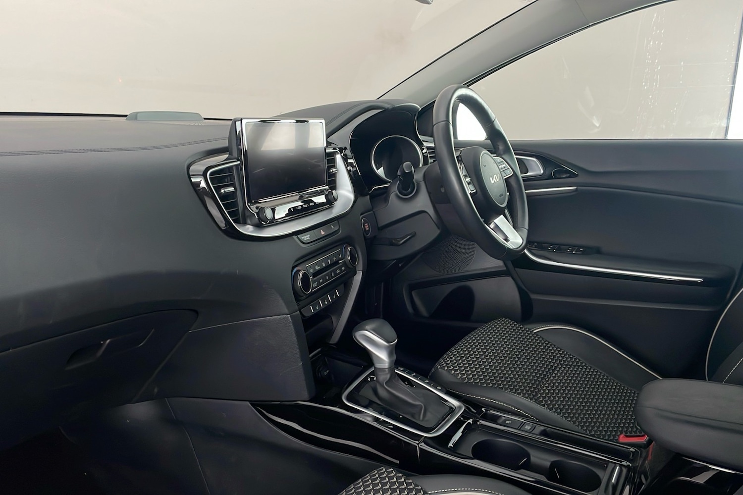 Used Kia XCeed 2024 for sale - 76805229: Photo 25