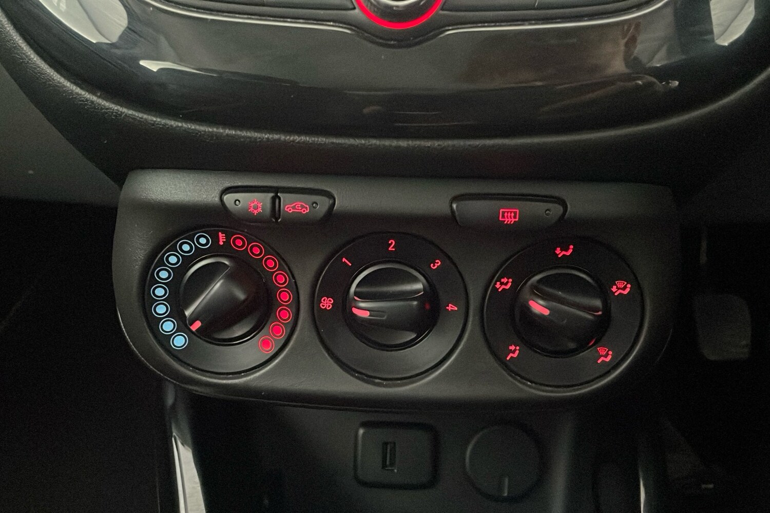 Used Vauxhall Corsa 2016 for sale - 76310497: Photo 13