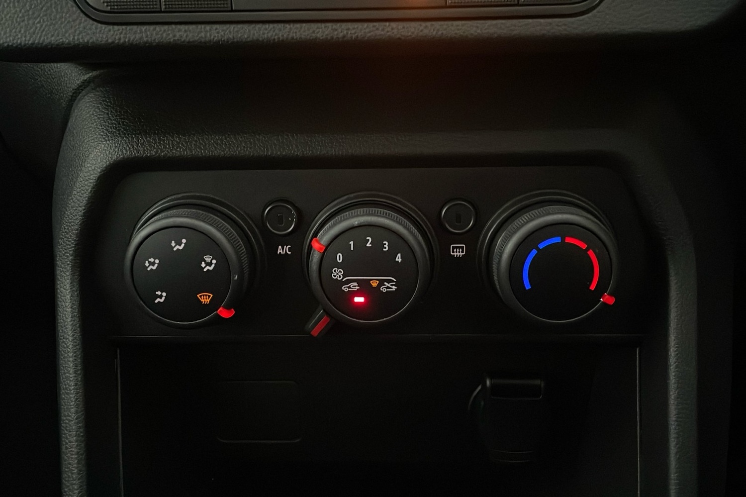 Used Dacia Sandero 2023 for sale - 77264229: Photo 12