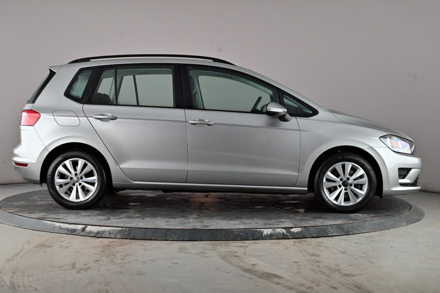 Used Volkswagen Golf SV 2017 for sale - 77154220: Photo 3