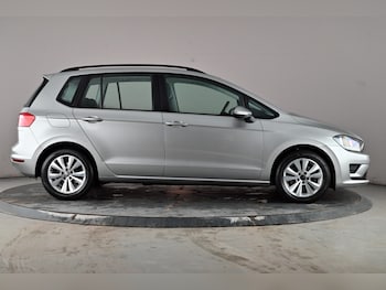 Used Volkswagen Golf SV 2017 for sale - 77154220: Photo