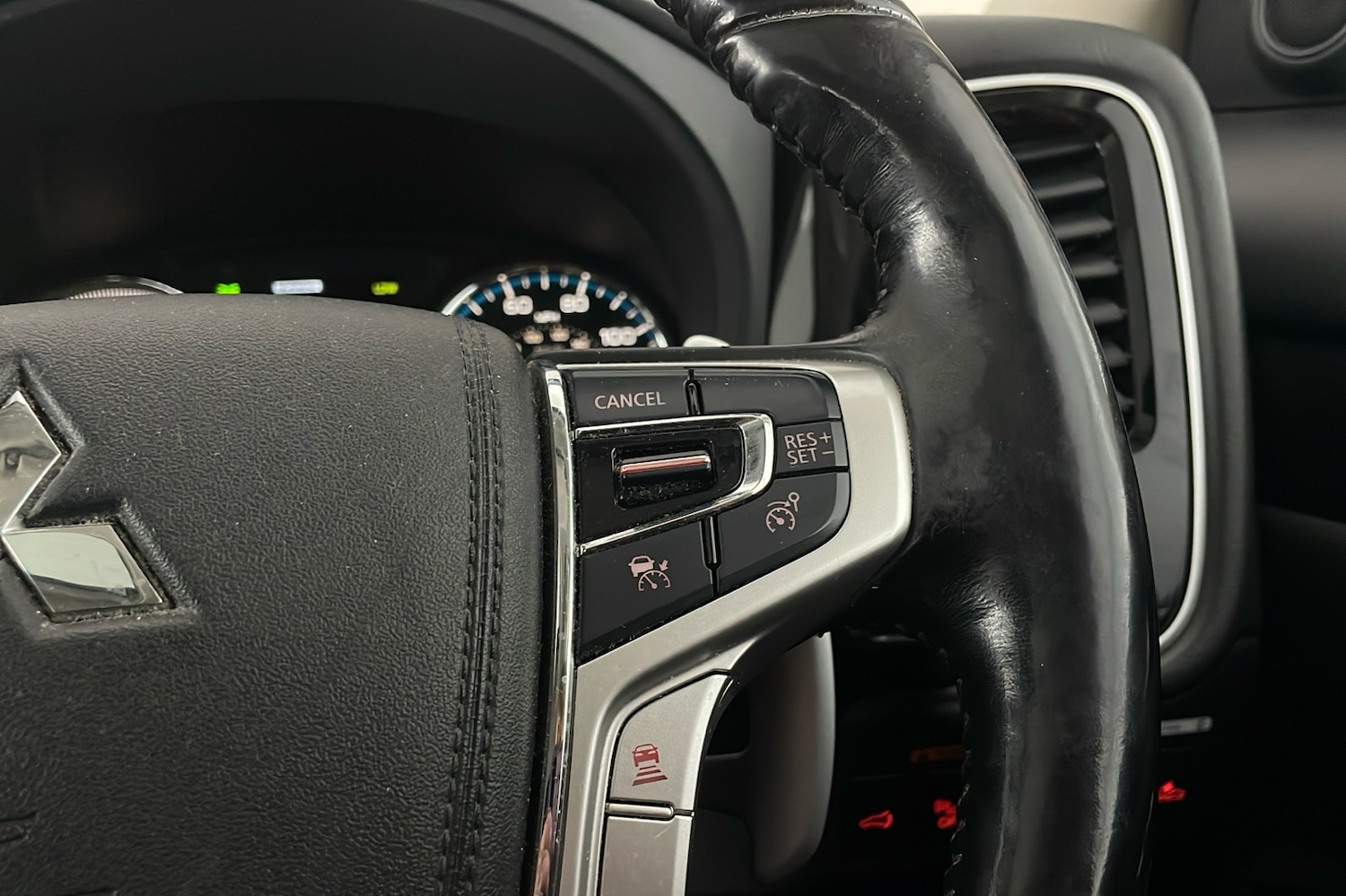 Used Mitsubishi Outlander 2016 for sale - 76030098: Photo 15