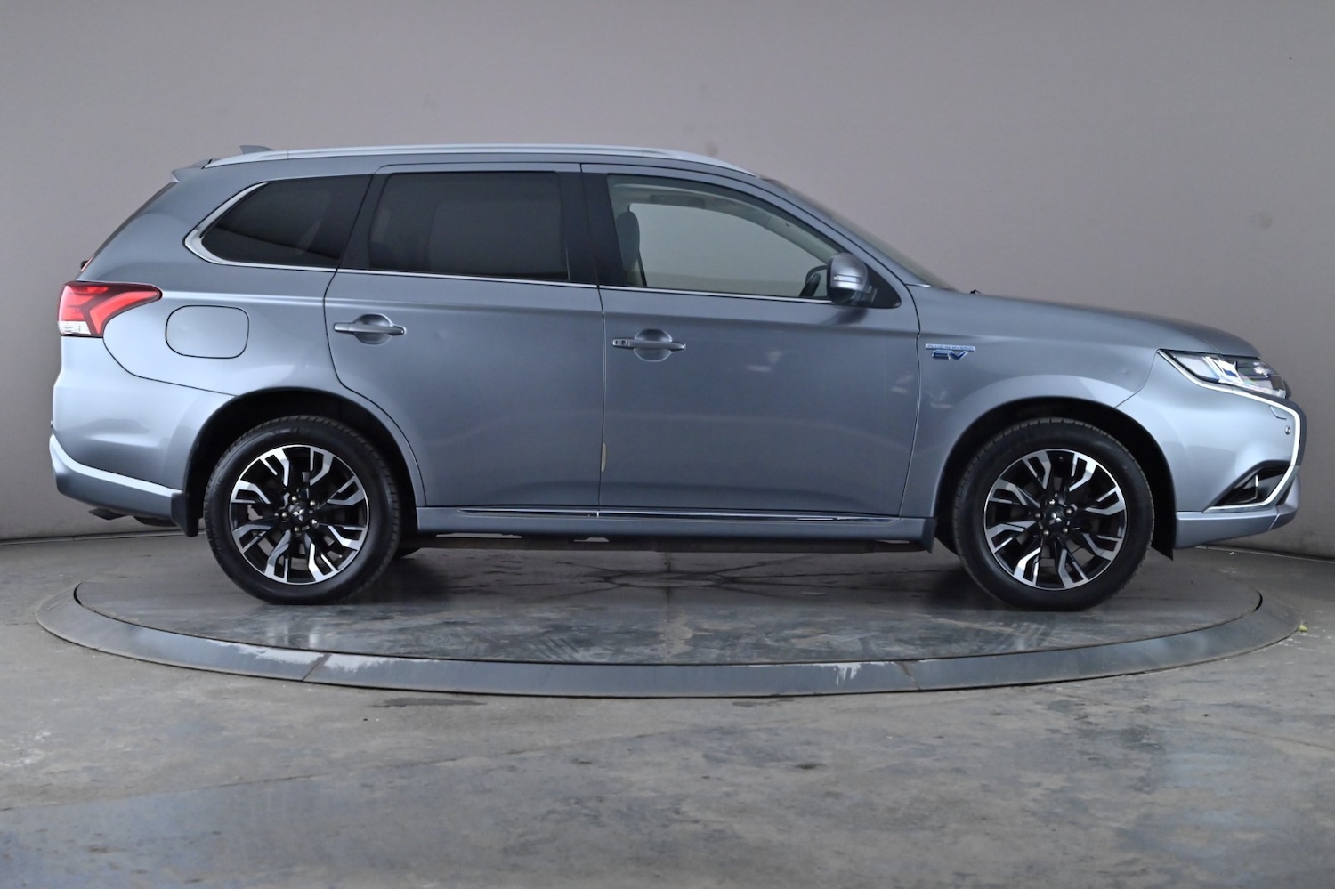 Used Mitsubishi Outlander 2016 for sale - 76030098: Photo 3