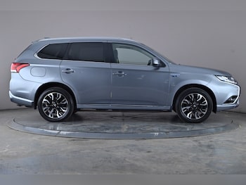 Used Mitsubishi Outlander 2016 for sale - 76030098: Photo 3