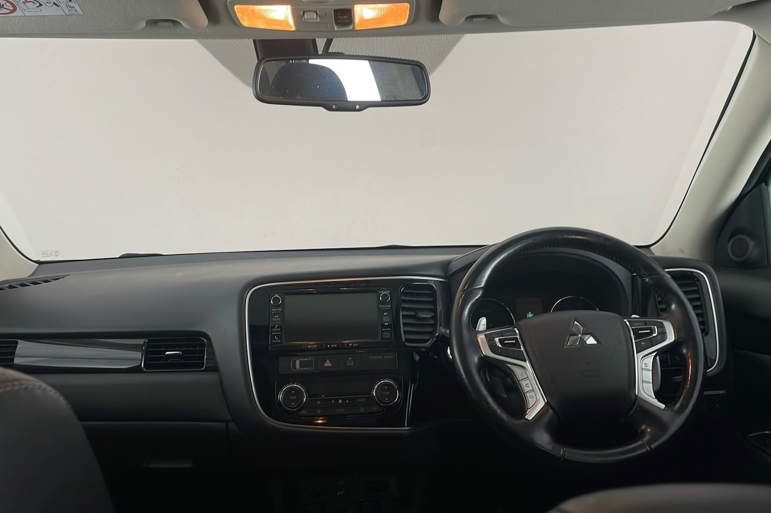 Used Mitsubishi Outlander 2016 for sale - 76030098: Photo 8