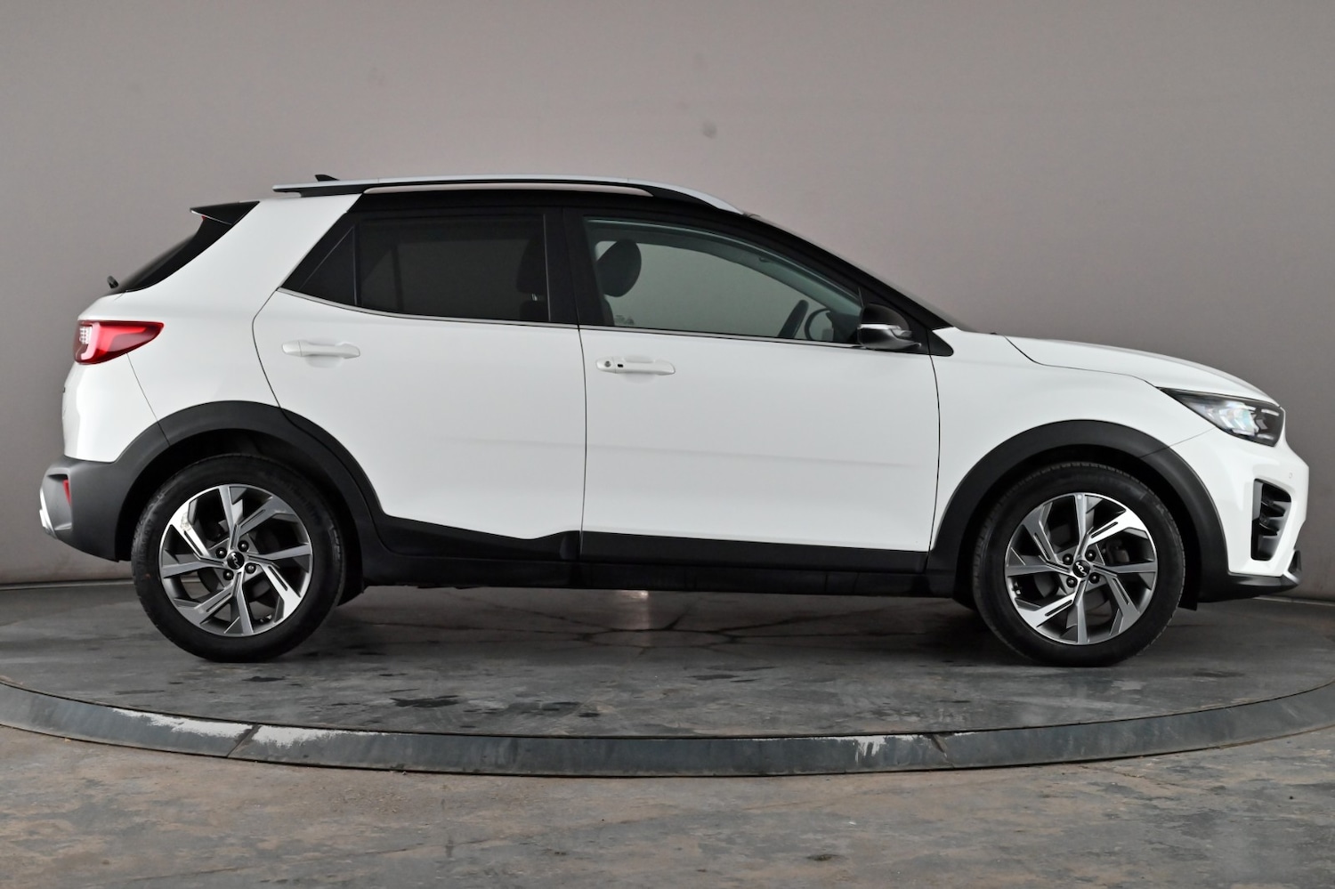 Used Kia Stonic 2022 for sale - 76502746: Photo 4