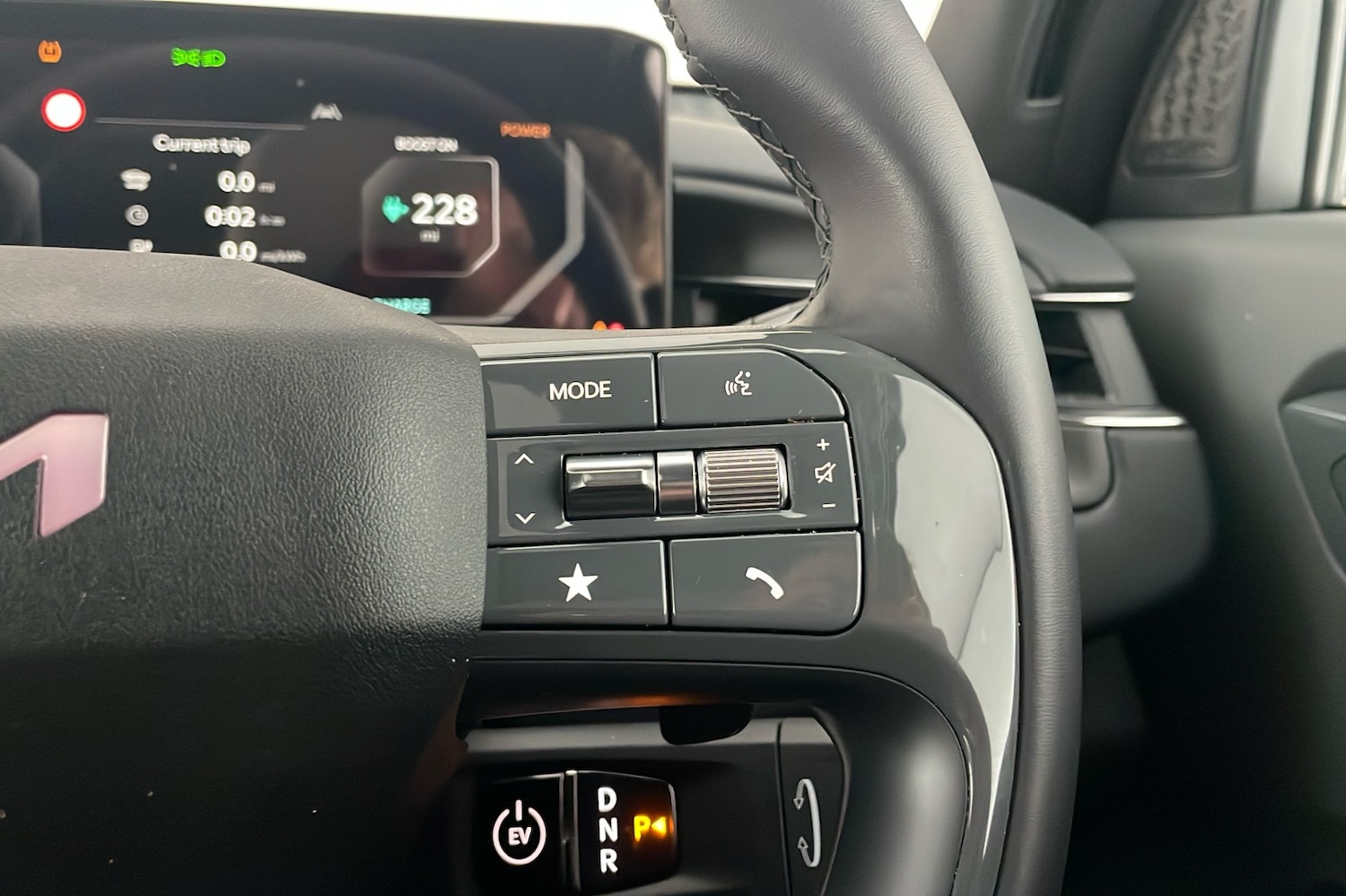 Used Kia EV9 2025 for sale - 76892976: Photo 16