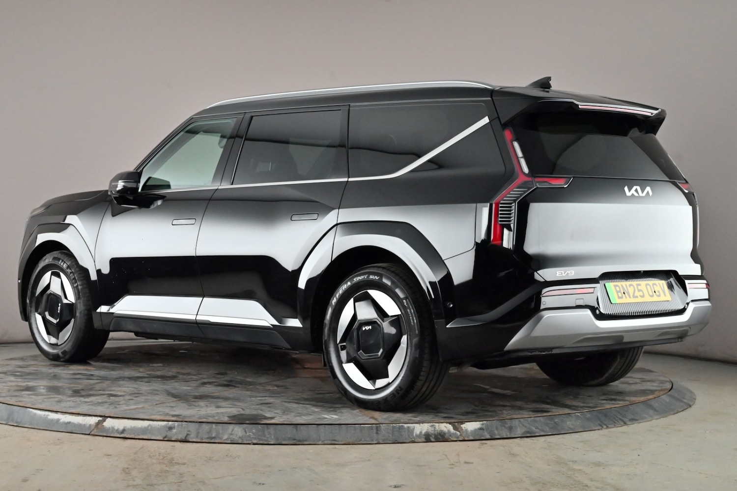 Used Kia EV9 2025 for sale - 78084037: Photo 5