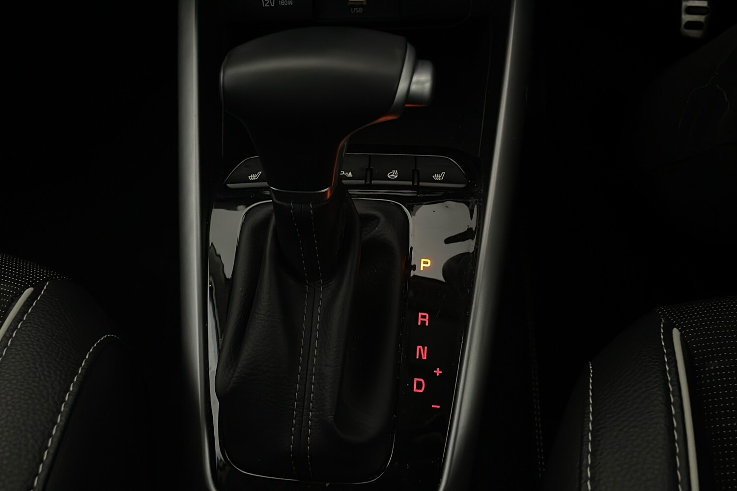 Used Kia Stonic 2023 for sale - 76316579: Photo 12