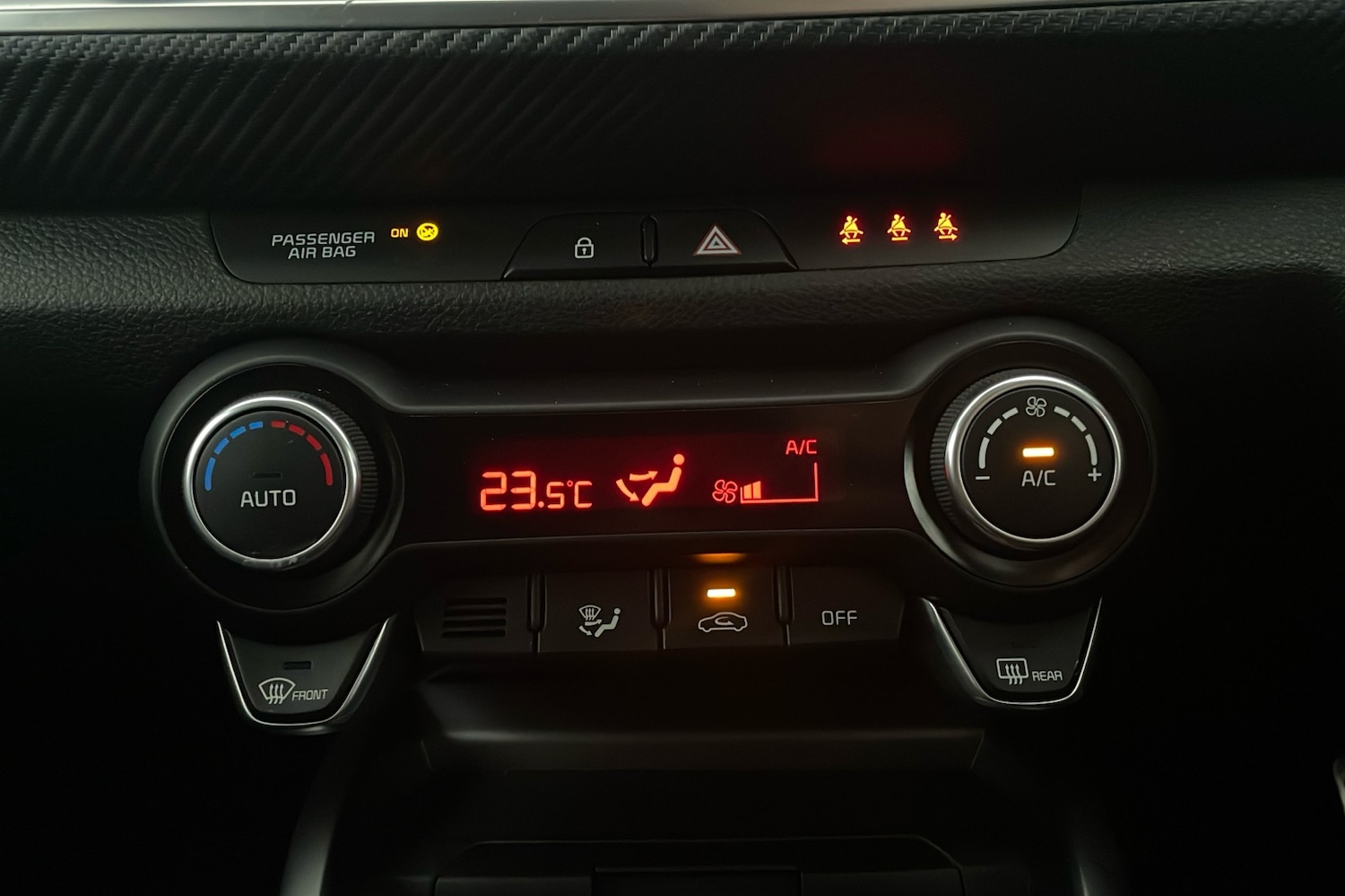 Used Kia Stonic 2023 for sale - 76316579: Photo 14