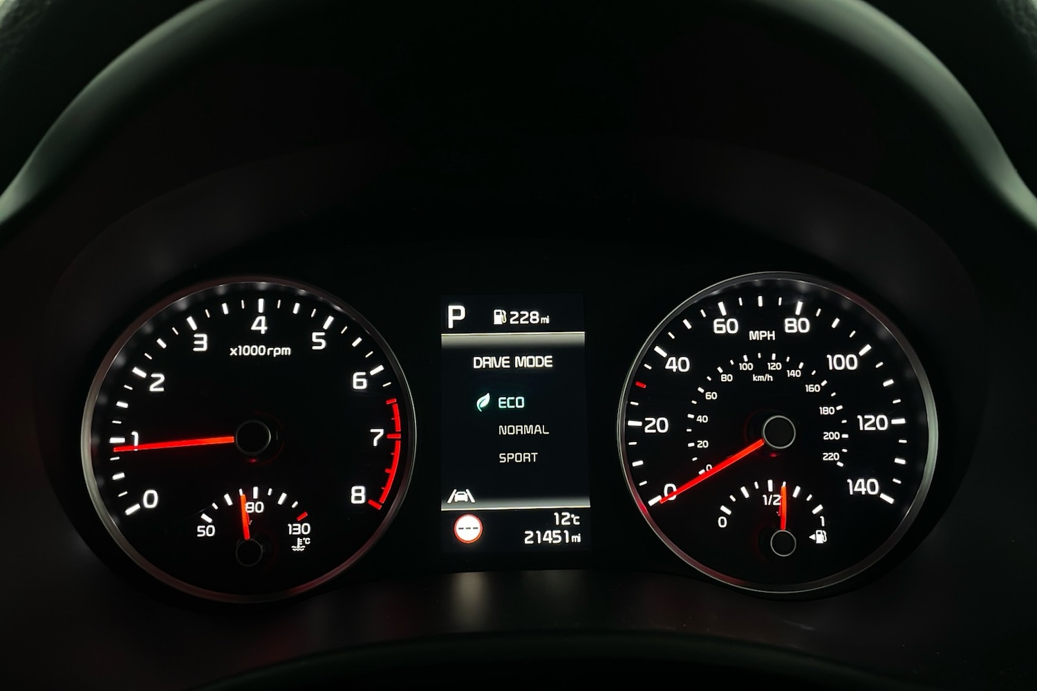 Used Kia Stonic 2023 for sale - 76316579: Photo 25