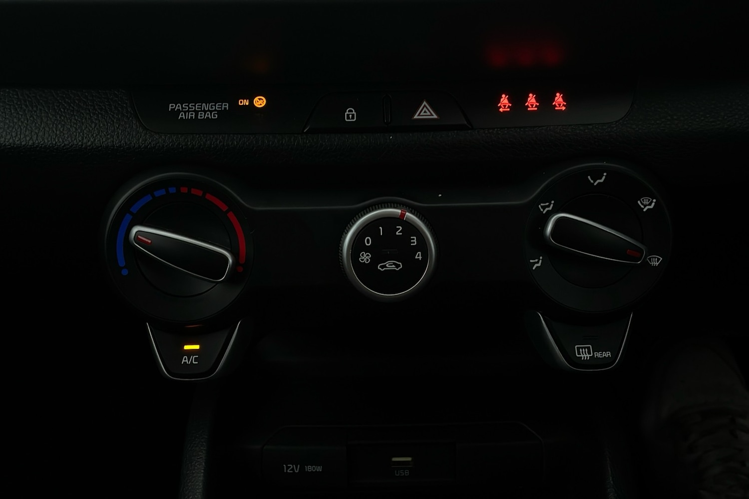 Used Kia Stonic 2022 for sale - 77012225: Photo 14