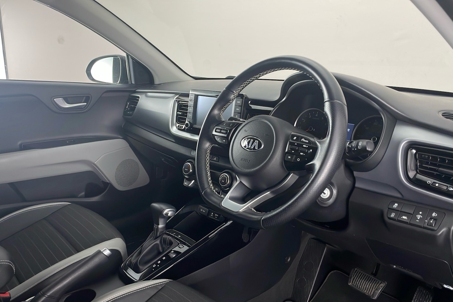 Used Kia Stonic 2020 for sale - 76310465: Photo 11