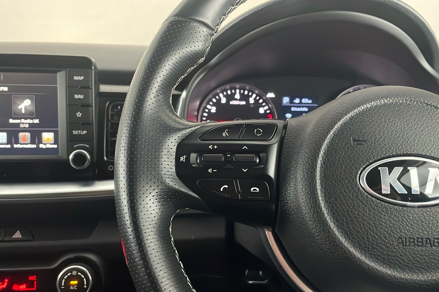 Used Kia Stonic 2020 for sale - 76310465: Photo 15