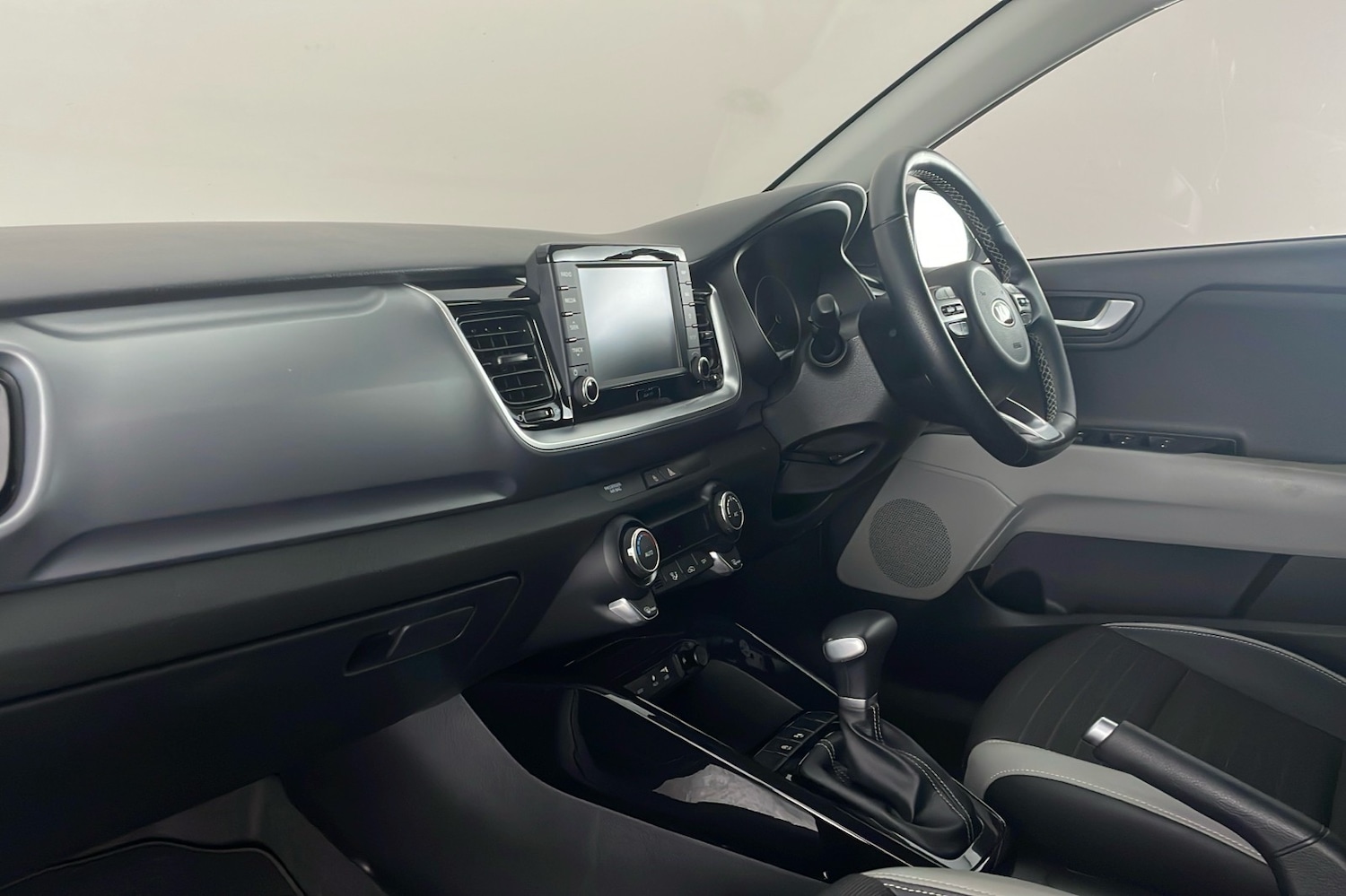 Used Kia Stonic 2020 for sale - 76310465: Photo 21