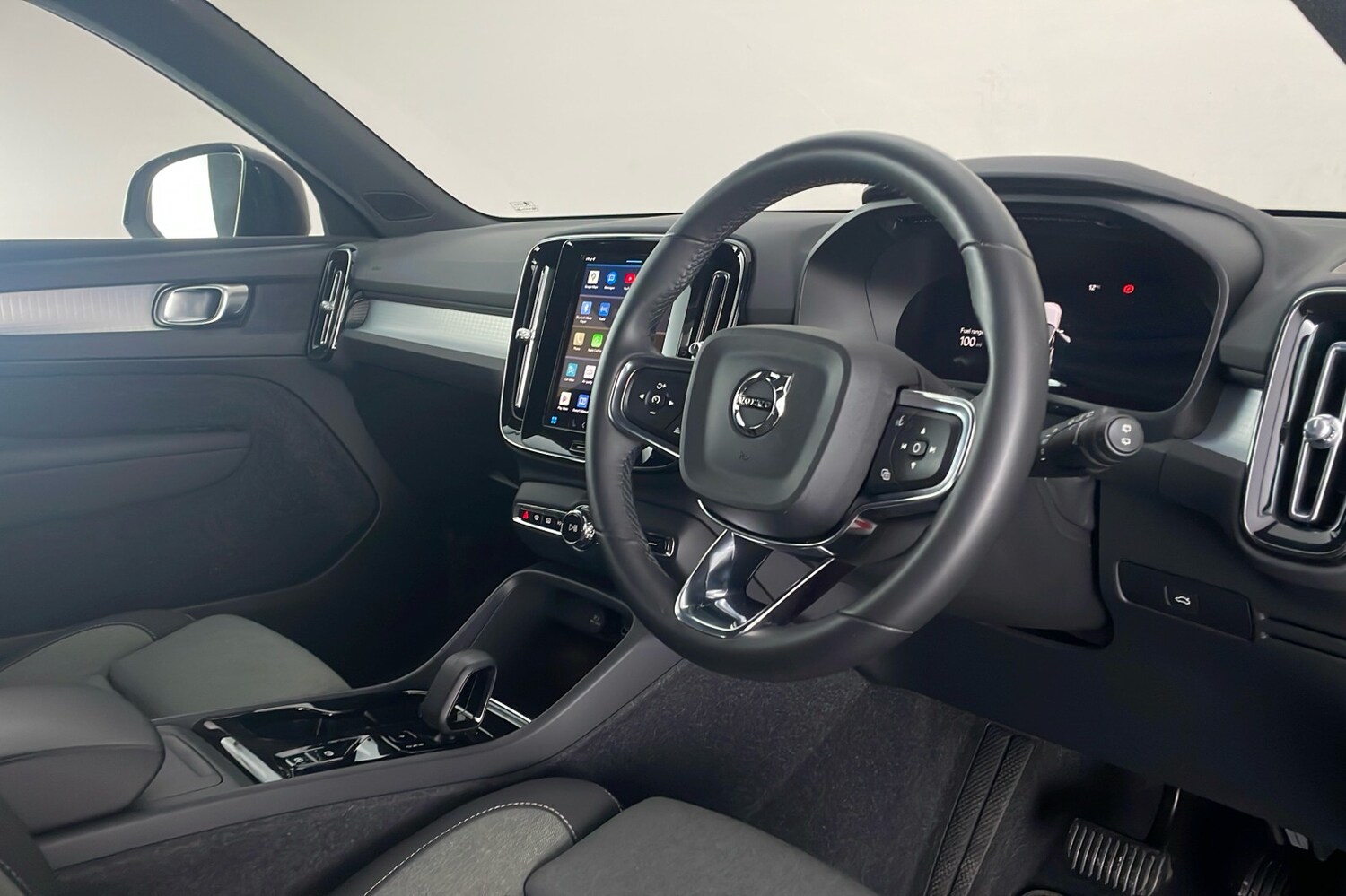 Used Volvo XC40 2023 for sale - 76257216: Photo 10