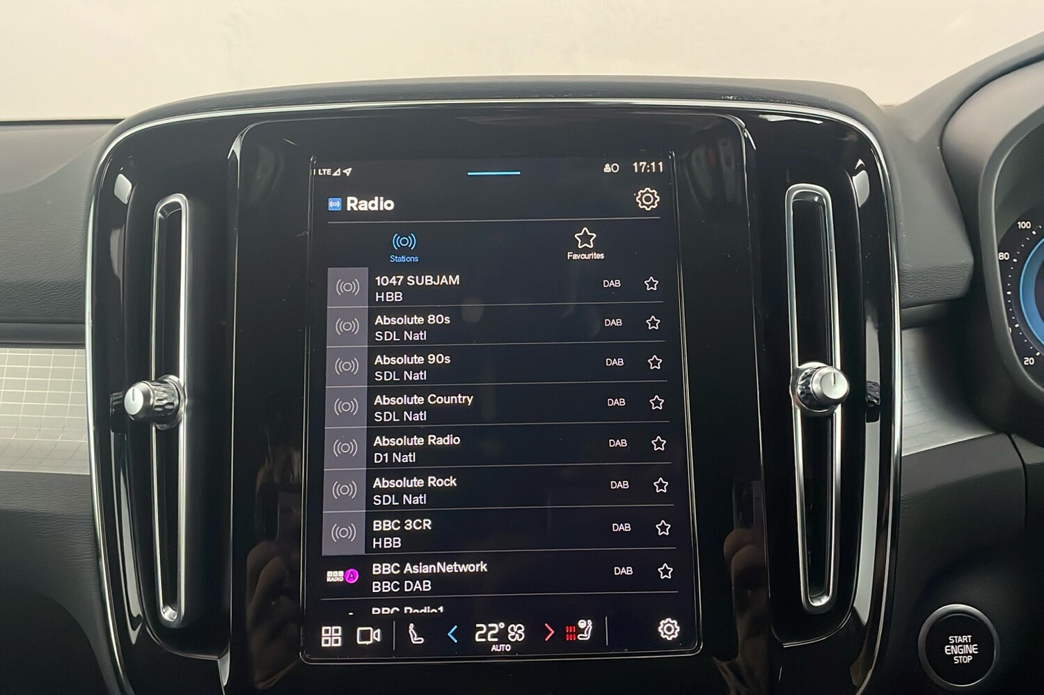 Used Volvo XC40 2023 for sale - 76257216: Photo 17